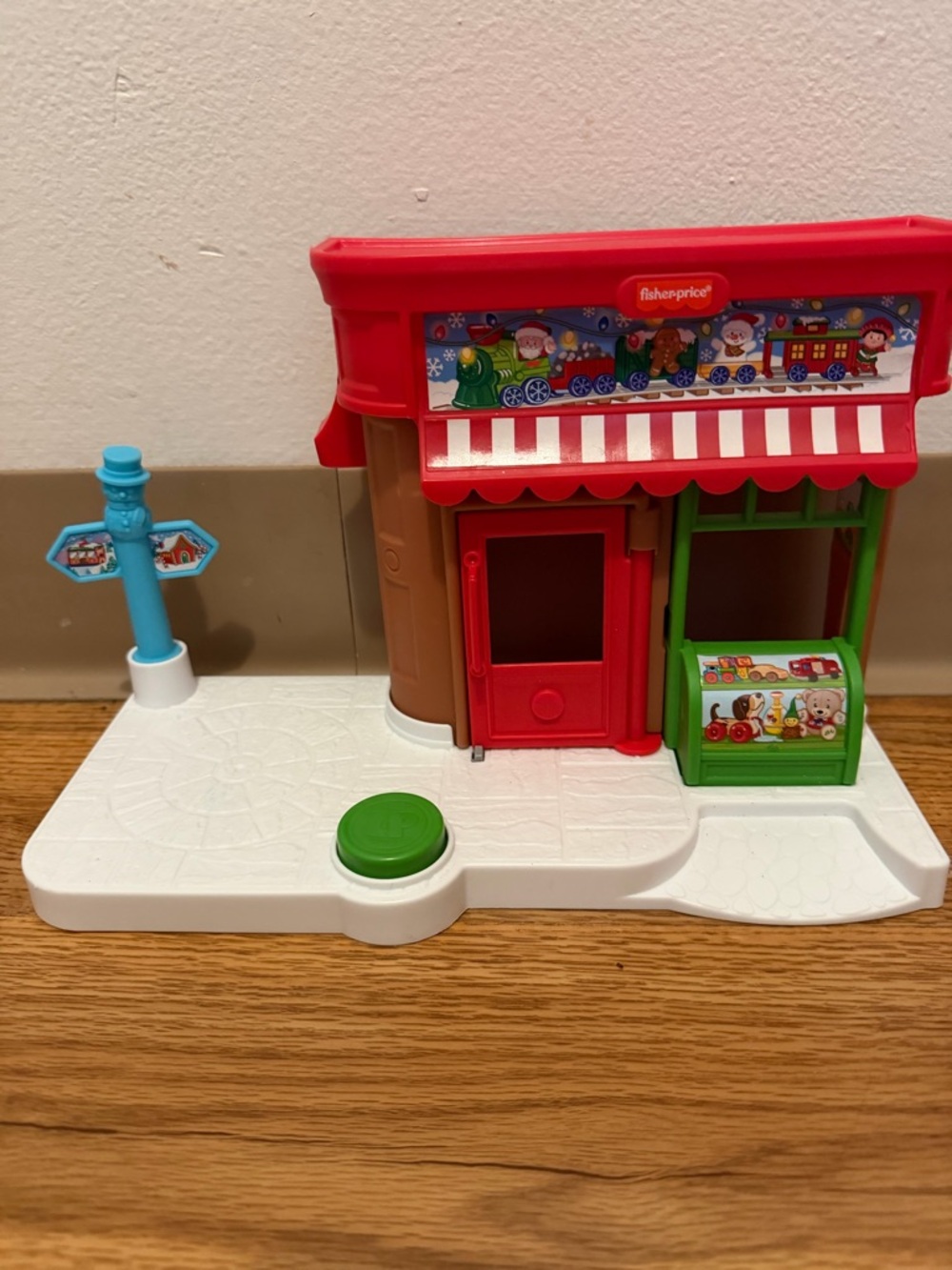 Fisher-Price Red and Green Toy Store Playset